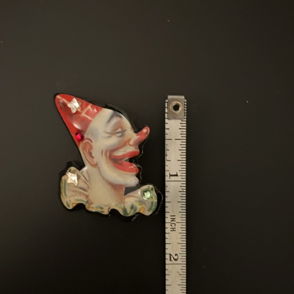 NEW VINTAGE DESIGNS FROM THE DEEP CLOWN BROOCH - Picture 4 of 6
